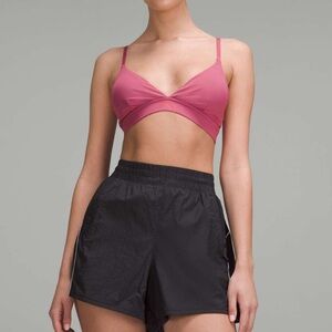 Lululemon License to Train Triangle Bra *Light Support, A/B Cup - Size 12